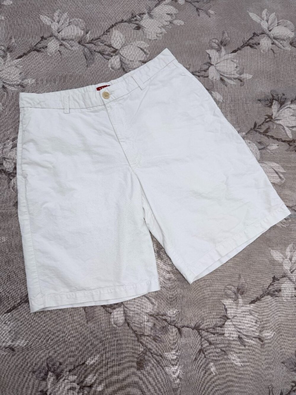 IZOD Luxury Sport Men’s 34 White Cotton Chino Shorts Classic Preppy